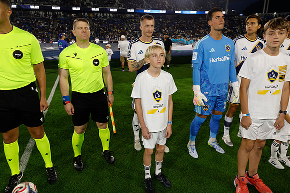 0404026_LAGalaxyvsMinnesota_GA_00570