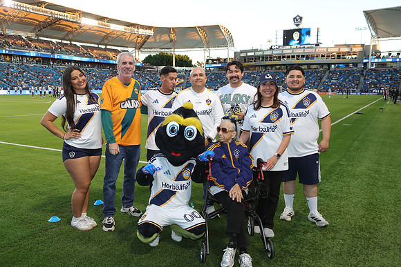 0404026_LAGalaxyvsMinnesota_GA_00811