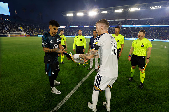 0404026_LAGalaxyvsMinnesota_GA_00887