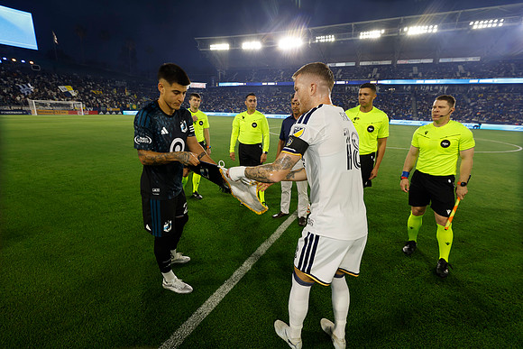 0404026_LAGalaxyvsMinnesota_GA_00888