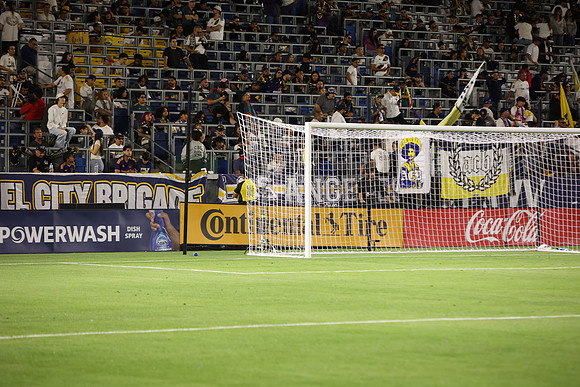 0404026_LAGalaxyvsMinnesota_GA_08800