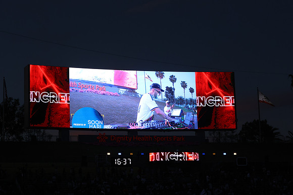 0404026_LAGalaxyvsMinnesota_GA_07806