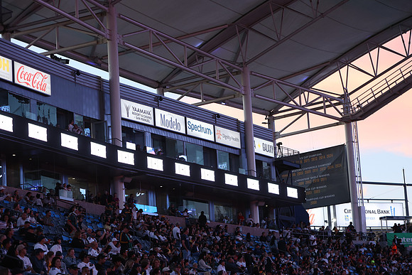 0404026_LAGalaxyvsMinnesota_GA_07794