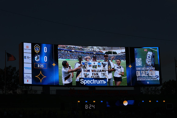 0404026_LAGalaxyvsMinnesota_GA_07564