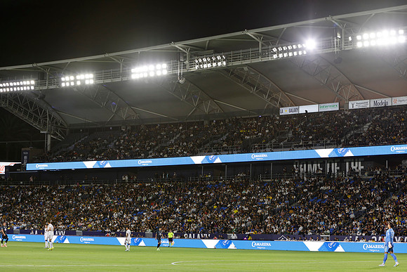 0404026_LAGalaxyvsMinnesota_GA_06204