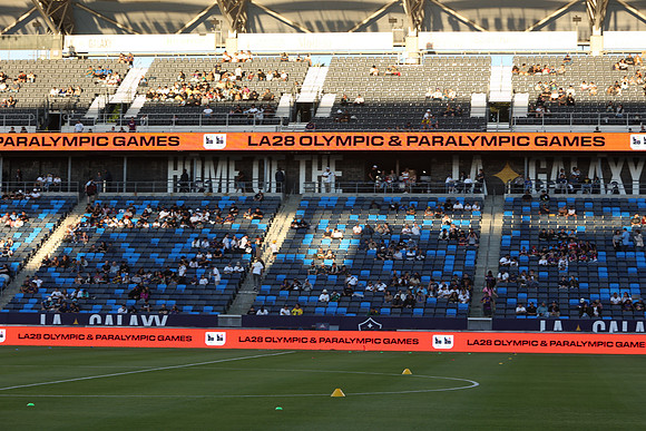 0404026_LAGalaxyvsMinnesota_GA_06316