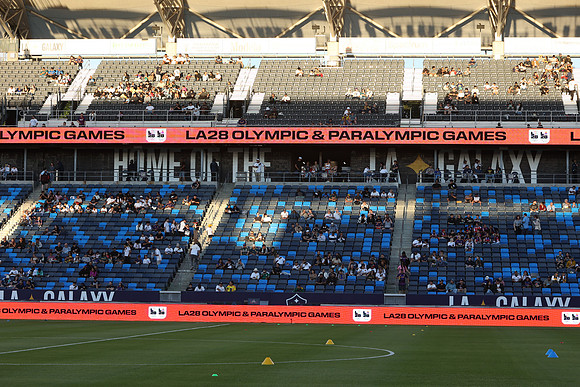 0404026_LAGalaxyvsMinnesota_GA_06315