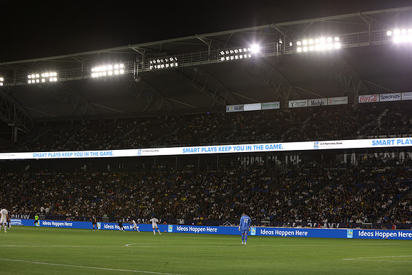 0404026_LAGalaxyvsMinnesota_GA_06477