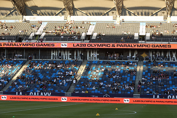 0404026_LAGalaxyvsMinnesota_GA_06310