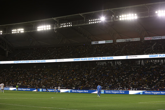 0404026_LAGalaxyvsMinnesota_GA_06474
