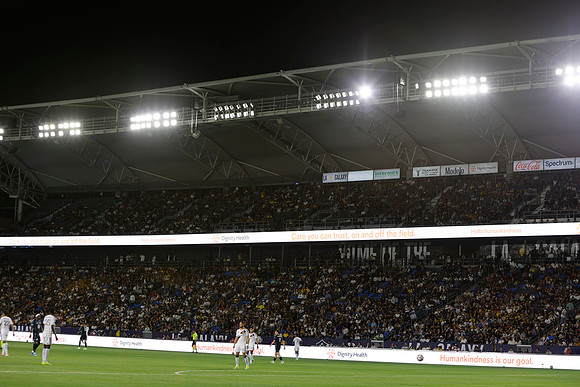 0404026_LAGalaxyvsMinnesota_GA_06256