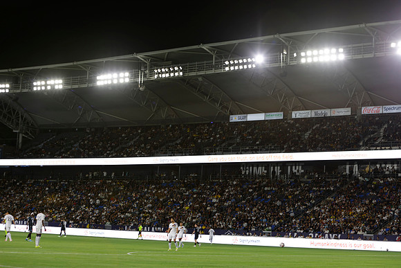 0404026_LAGalaxyvsMinnesota_GA_06257