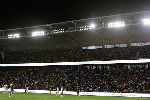 0404026_LAGalaxyvsMinnesota_GA_06243