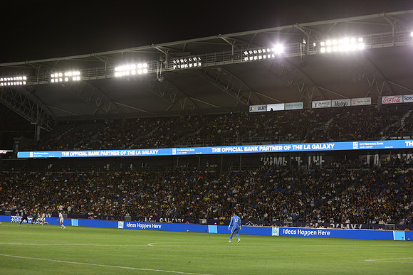 0404026_LAGalaxyvsMinnesota_GA_06492