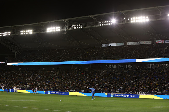 0404026_LAGalaxyvsMinnesota_GA_06484