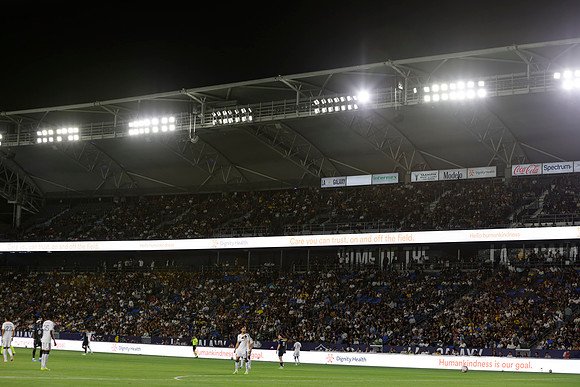 0404026_LAGalaxyvsMinnesota_GA_06254
