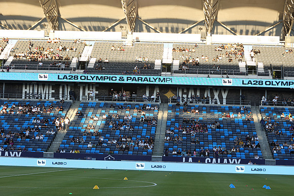 0404026_LAGalaxyvsMinnesota_GA_06330