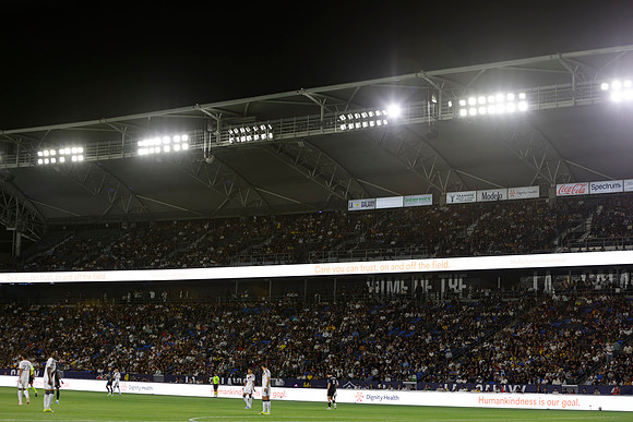 0404026_LAGalaxyvsMinnesota_GA_06244