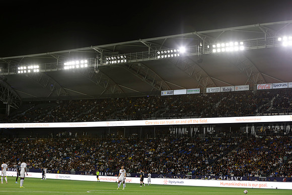 0404026_LAGalaxyvsMinnesota_GA_06253