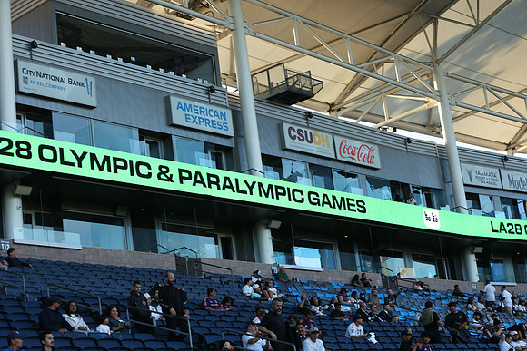 0404026_LAGalaxyvsMinnesota_GA_06290