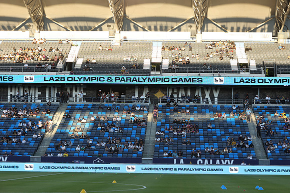 0404026_LAGalaxyvsMinnesota_GA_06284