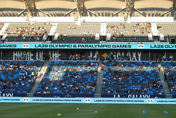 0404026_LAGalaxyvsMinnesota_GA_06285