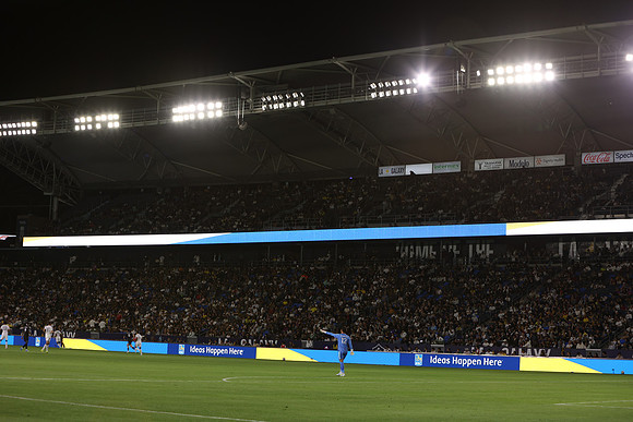 0404026_LAGalaxyvsMinnesota_GA_06483
