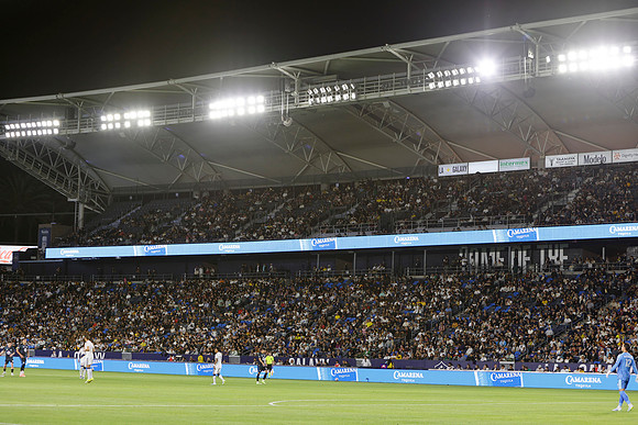 0404026_LAGalaxyvsMinnesota_GA_06208