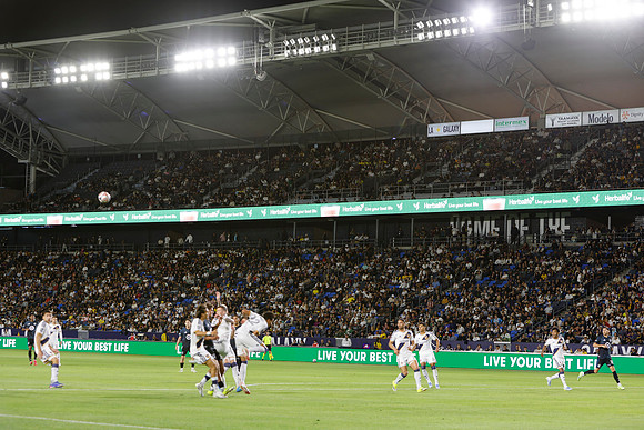 0404026_LAGalaxyvsMinnesota_GA_06220