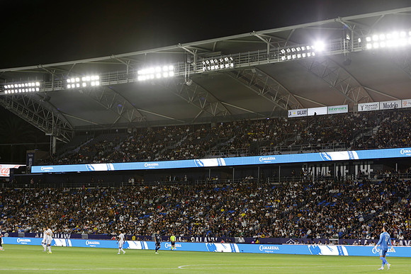 0404026_LAGalaxyvsMinnesota_GA_06197