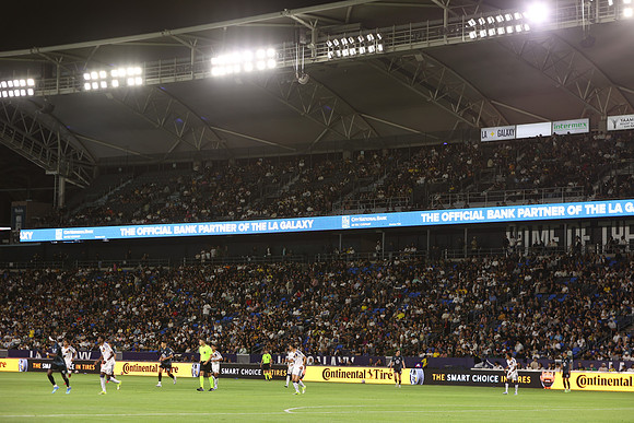 0404026_LAGalaxyvsMinnesota_GA_06381