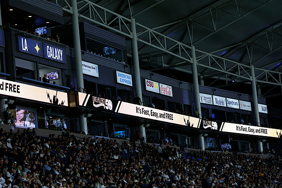 0404026_LAGalaxyvsMinnesota_GA_06196