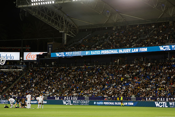 0404026_LAGalaxyvsMinnesota_GA_06186