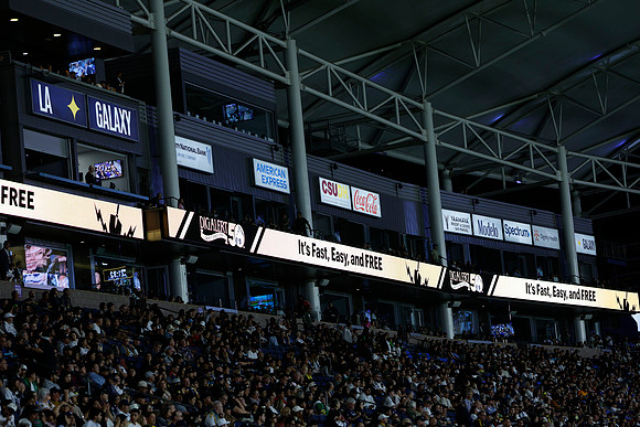 0404026_LAGalaxyvsMinnesota_GA_06193