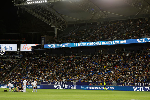 0404026_LAGalaxyvsMinnesota_GA_06185