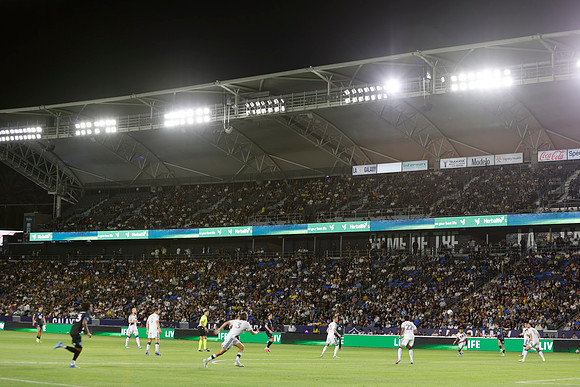0404026_LAGalaxyvsMinnesota_GA_06224