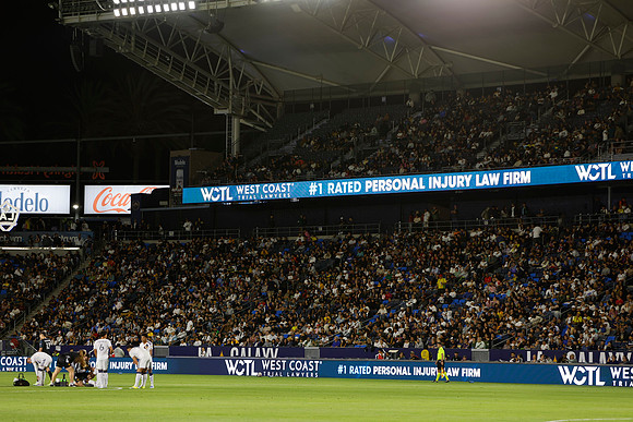 0404026_LAGalaxyvsMinnesota_GA_06184