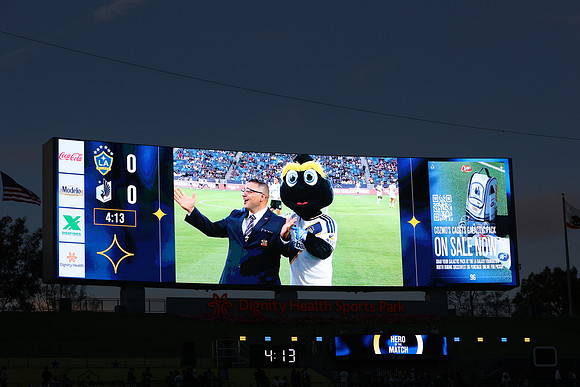 0404026_LAGalaxyvsMinnesota_GA_06105