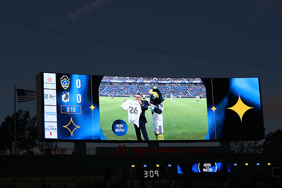 0404026_LAGalaxyvsMinnesota_GA_06147