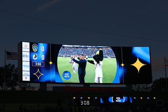 0404026_LAGalaxyvsMinnesota_GA_06153