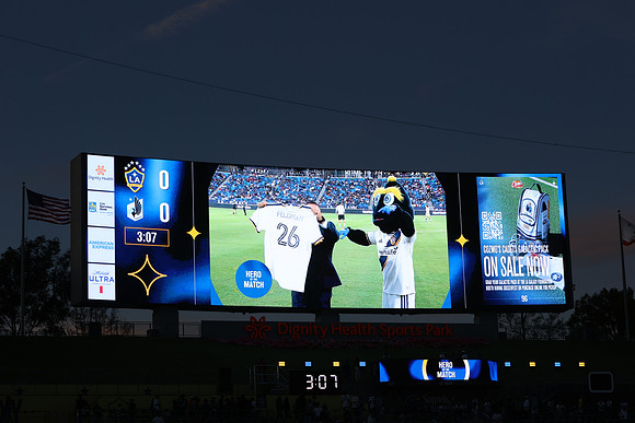 0404026_LAGalaxyvsMinnesota_GA_06157
