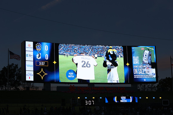 0404026_LAGalaxyvsMinnesota_GA_06160