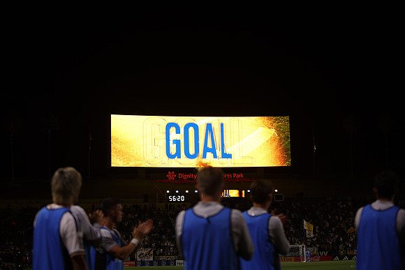 0404026_LAGalaxyvsMinnesota_GA_06007