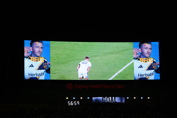 0404026_LAGalaxyvsMinnesota_GA_06036