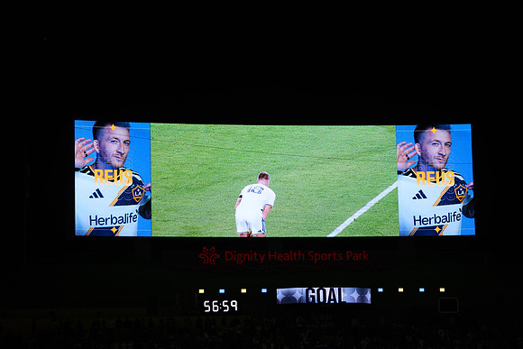 0404026_LAGalaxyvsMinnesota_GA_06035