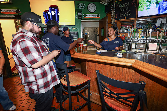 20260509_LB_Pub_Crawl_VP_0030