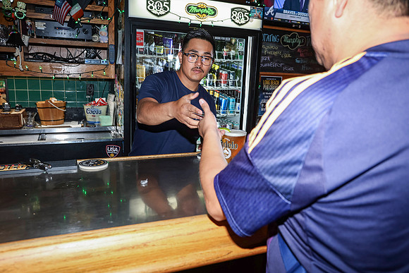 20260509_LB_Pub_Crawl_VP_0033