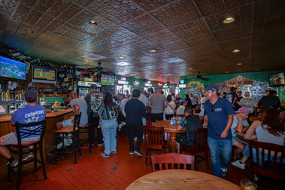 20260509_LB_Pub_Crawl_VP_0127