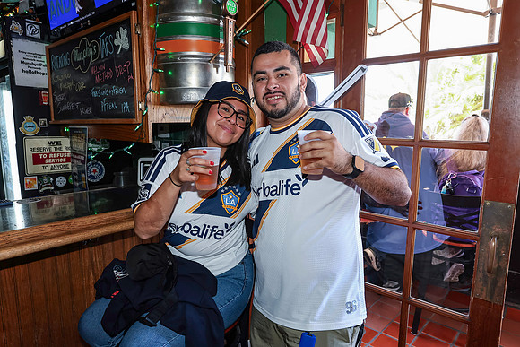 20260509_LB_Pub_Crawl_VP_0143