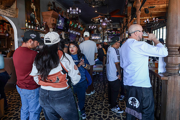 20260509_LB_Pub_Crawl_VP_0147
